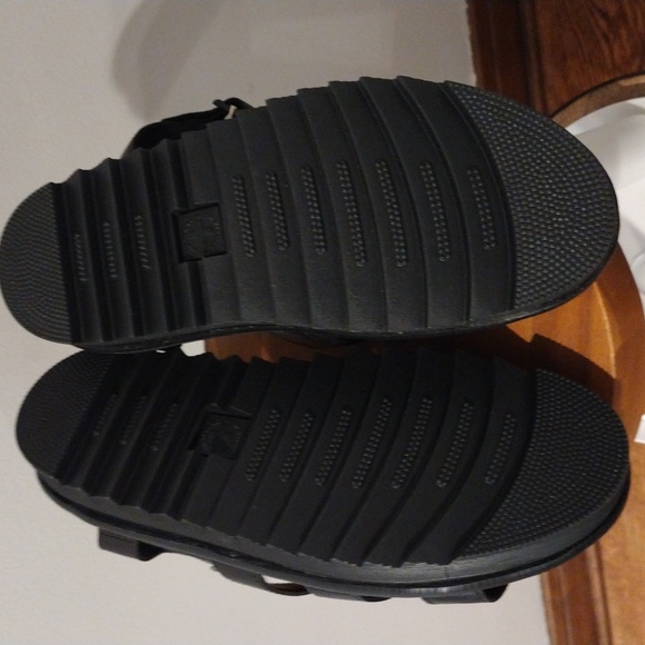 Sold!! Doc Martens Leather Sandals Size Women 10 Men 8- Blaire Gladiator NWT - Picture 14 of 15